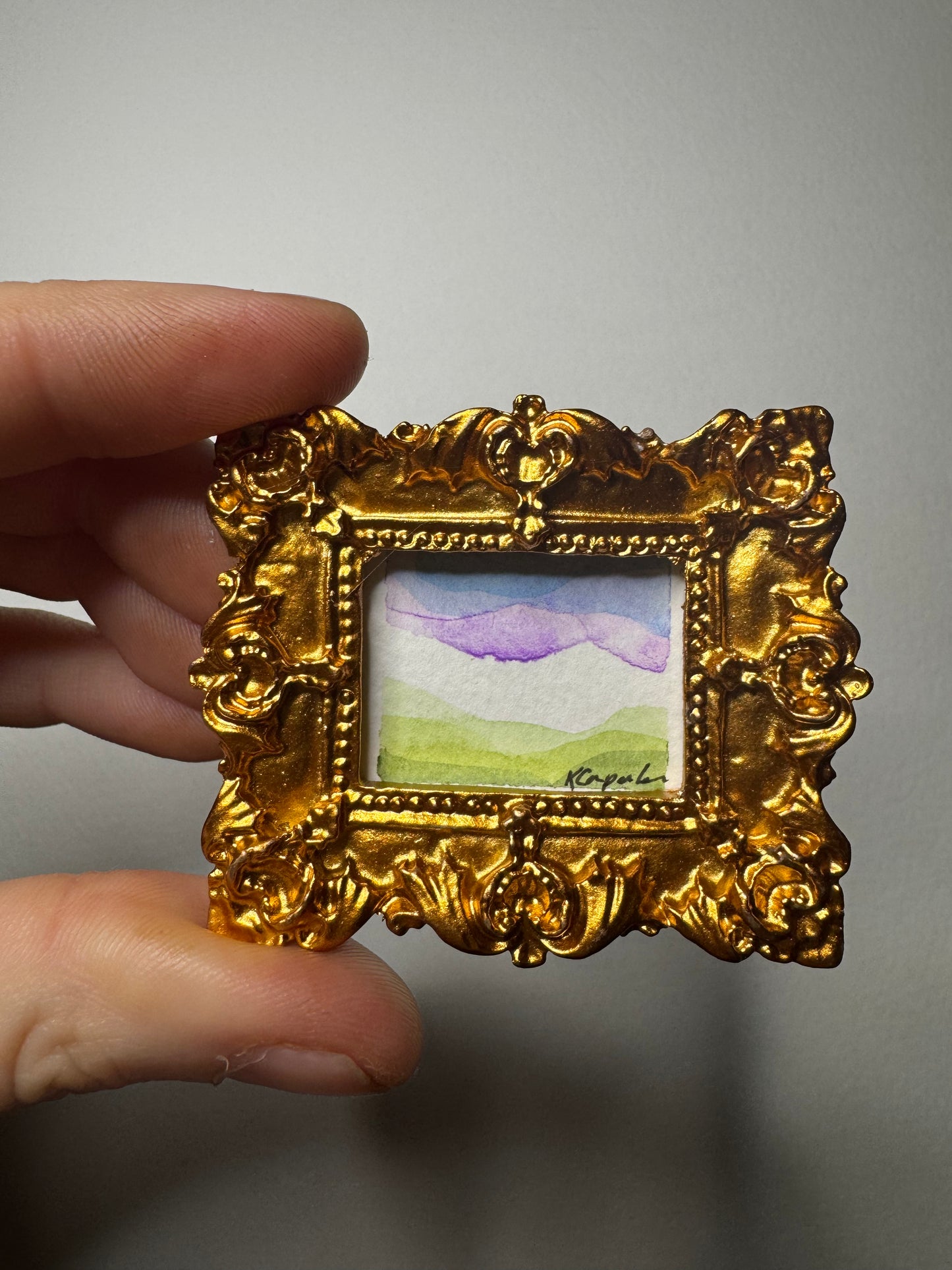 Gold frame & easel